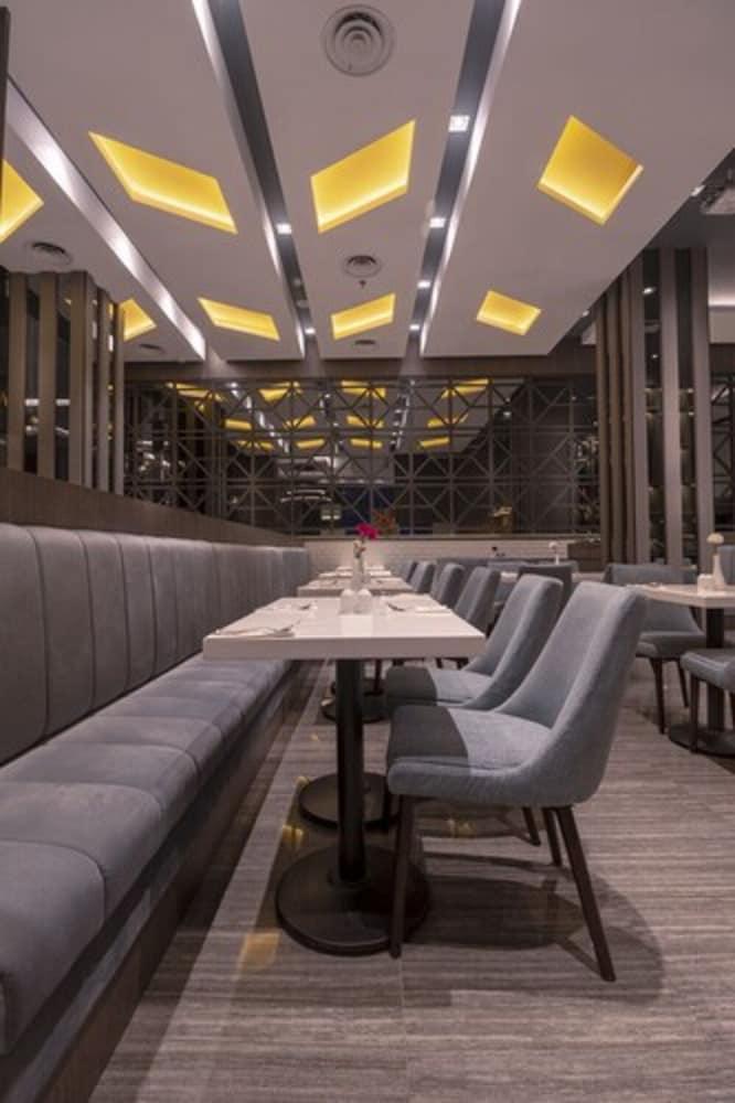 Grand Picasso Hotel Jacarta Exterior foto