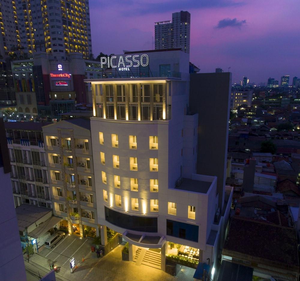 Grand Picasso Hotel Jacarta Exterior foto