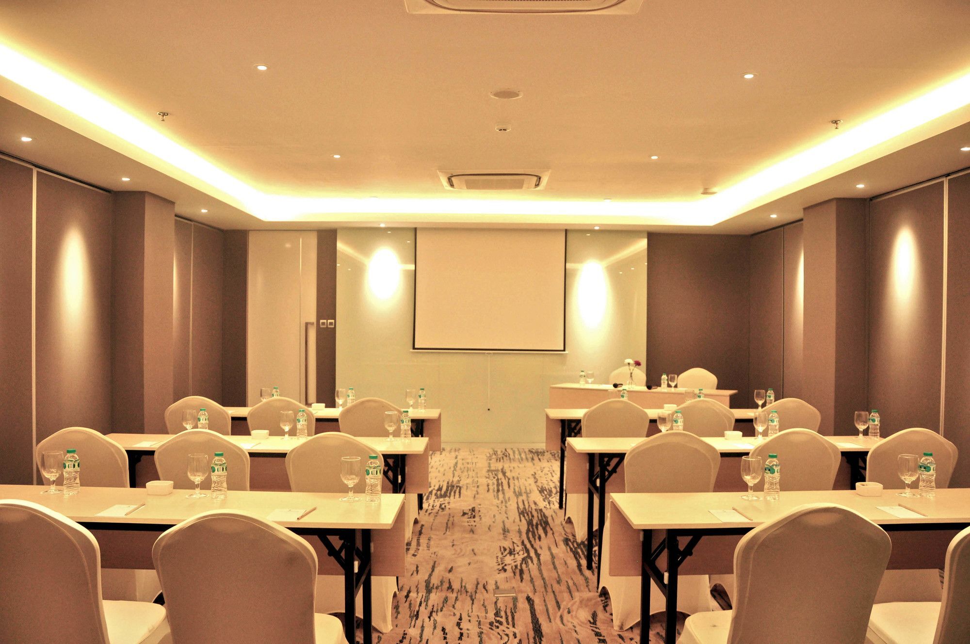 Grand Picasso Hotel Jacarta Exterior foto